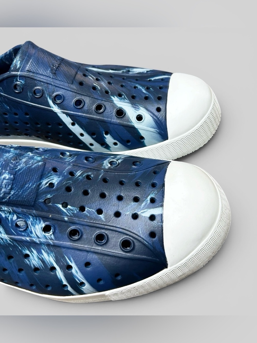 Native Youth/Big Kids Jefferson Marbled Blue White Slip On Shoes Size 6 NEW - Picture 4 of 9